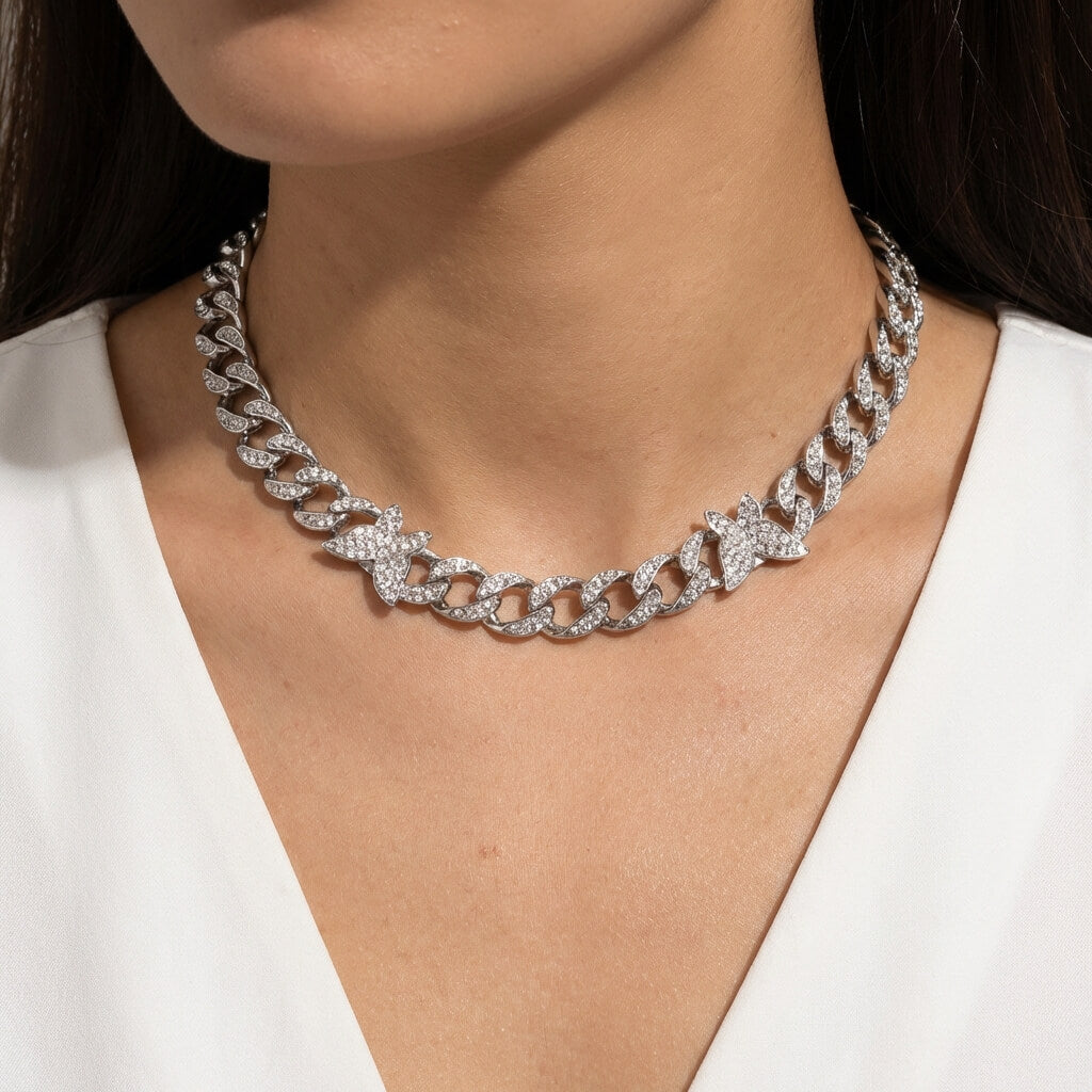 Collier avec papillons scintillants en maille épaisse