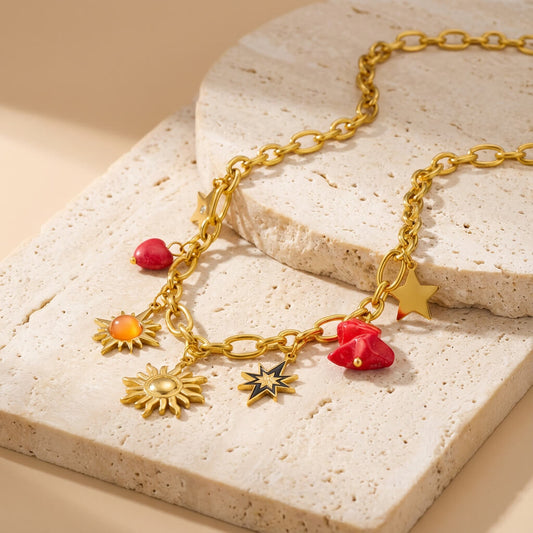 Collier à breloques solaires et étoilées