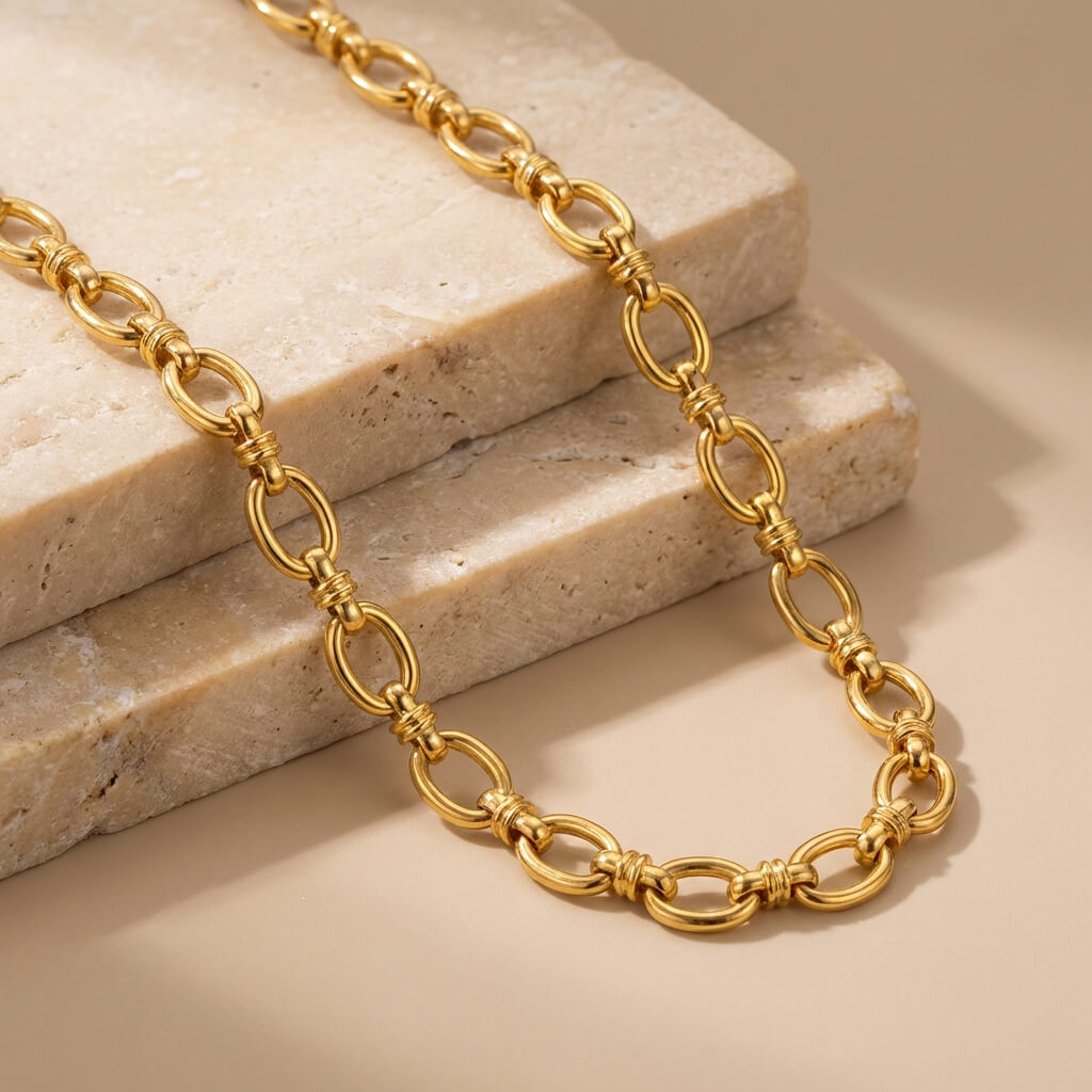 Collier chaîne dorée à maillons ovales