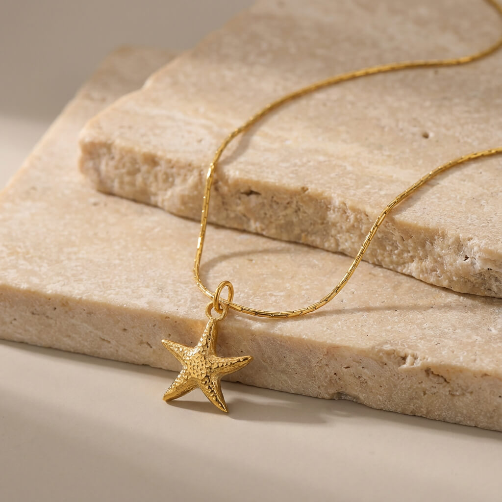 Collier étoile de mer dorée texturée