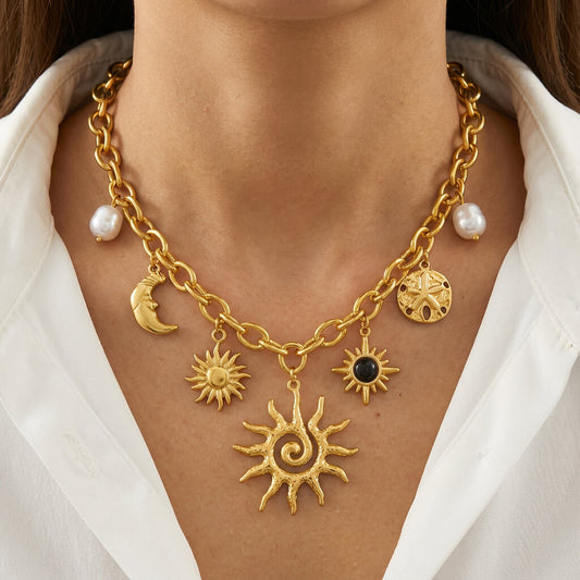 Collier à breloques solaires dorées