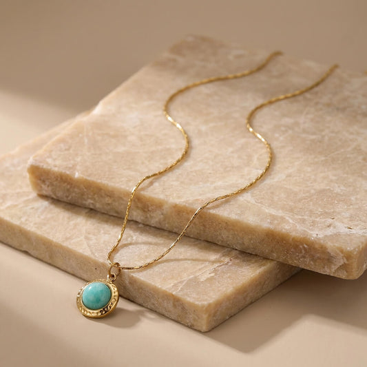 Collier médaillon turquoise plaqué or 18k