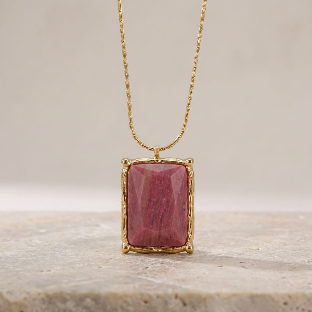 Collier pierre rectangulaire doré