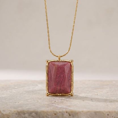 Collier pierre rectangulaire doré