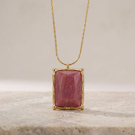 Collier pierre rectangulaire doré