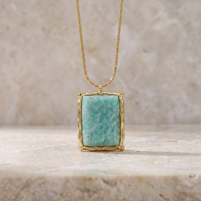 Collier pierre rectangulaire doré