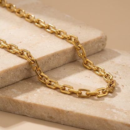 Collier chaîne dorée à maillons épais