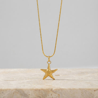 Collier étoile de mer dorée texturée